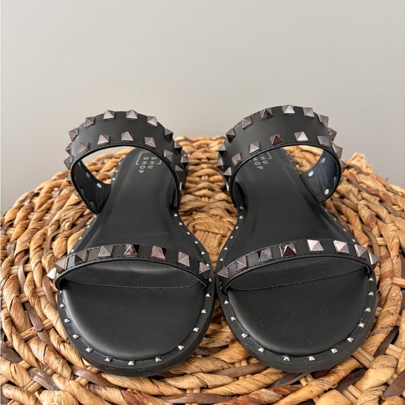 ShuShop Shoes - ShuShop Studded Black Slide Sandals 
Size 8
Like new 
Smoke free home